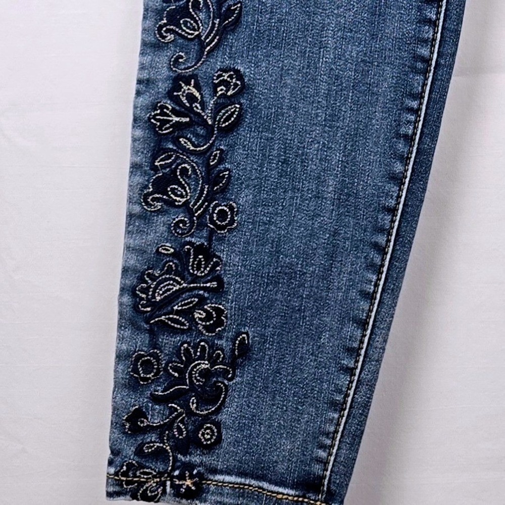 INC International Concepts Curvy Fit Skinny Leg Floral Embroidered Jeans 10 - Picture 6 of 14